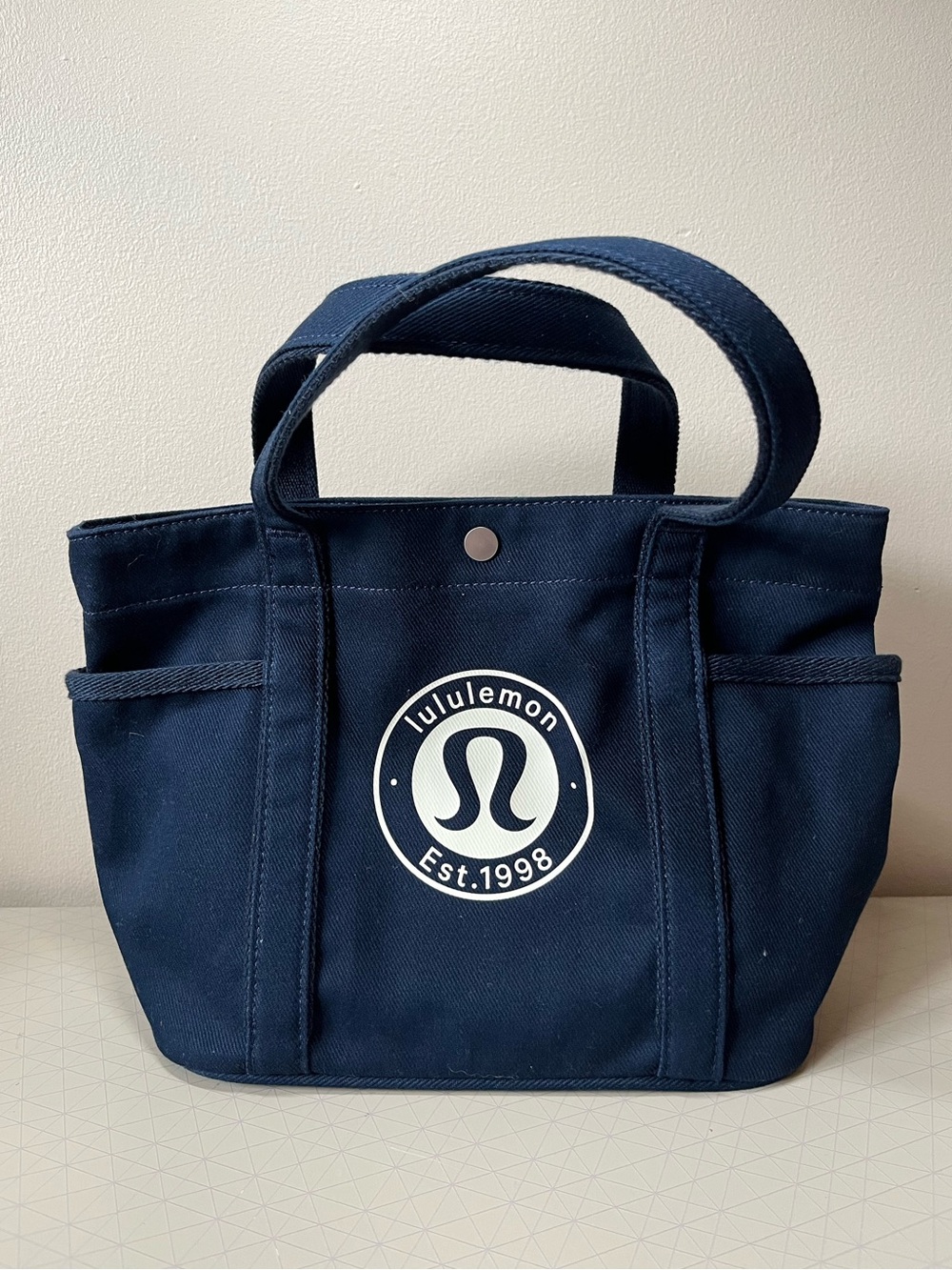 lululemon athletica Daily Multi-Pocket Mini Canvas Tote Bag 6.5L - Navy